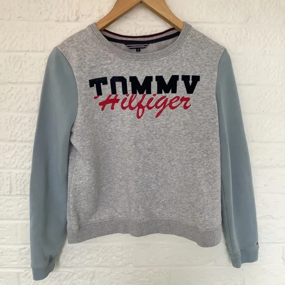 Tommy Hilfiger Spellout Sweatshirt - Size XS - Grey - Cotton - P2P 20 - Picture 6 of 8